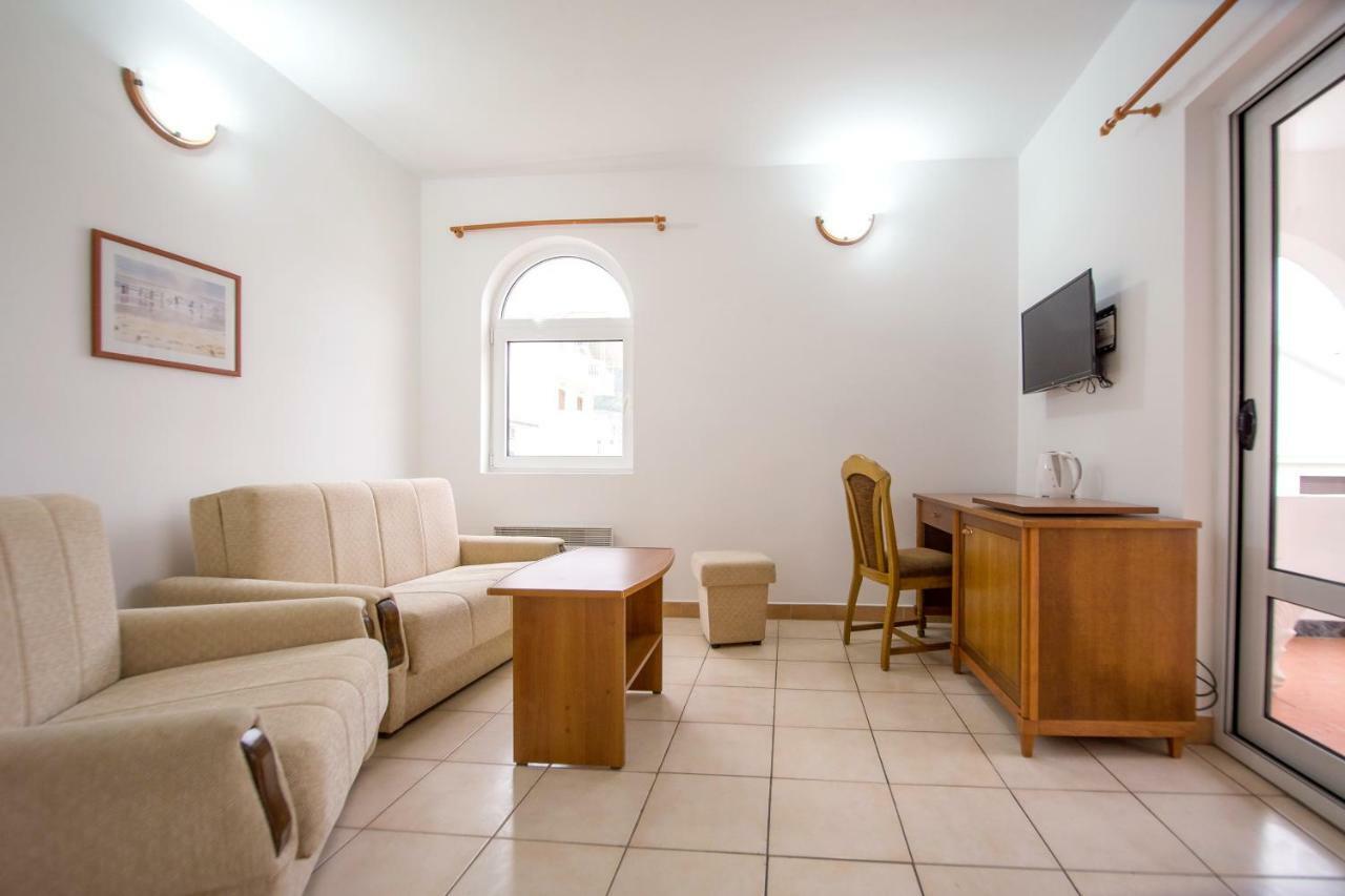 Apartments & Rooms Nikolic Budva Kültér fotó